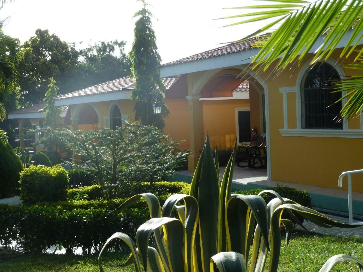 Apart Hotel Acuarious De Luis Estelí Exteriér fotografie